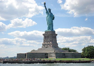 تمثال الحرية فى مدينة نيويورك